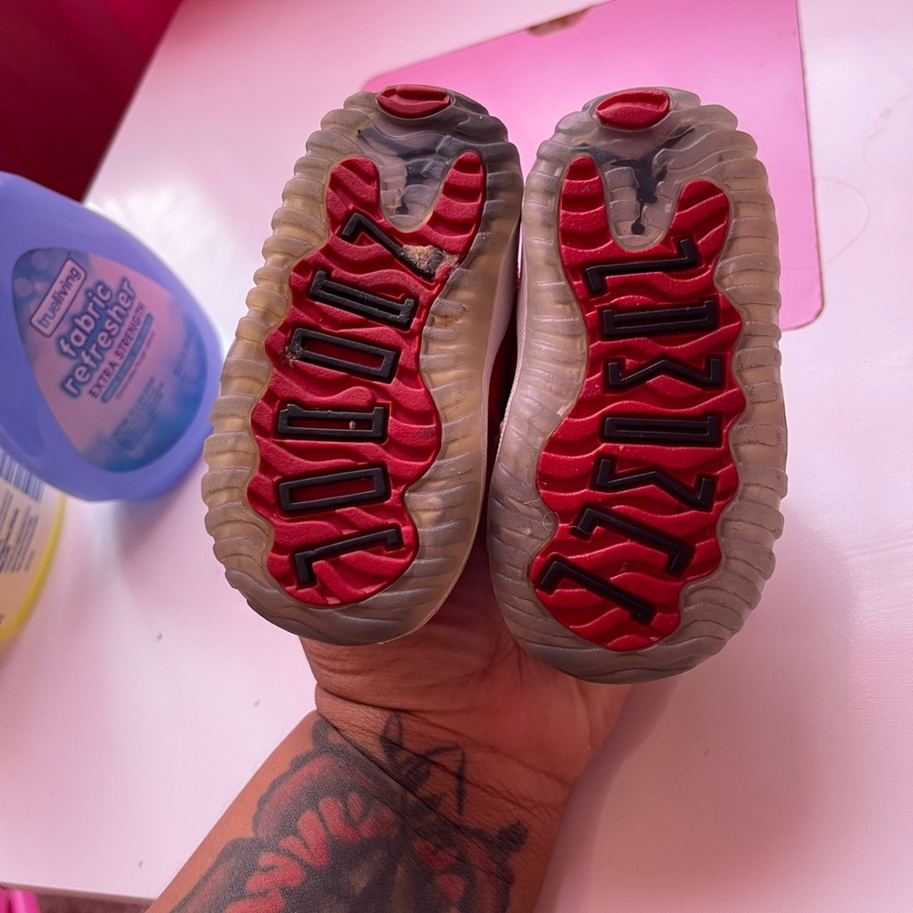Jordan retro 11 gym red